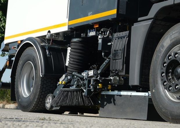 Truck_Towed_Road_Sweeper_5